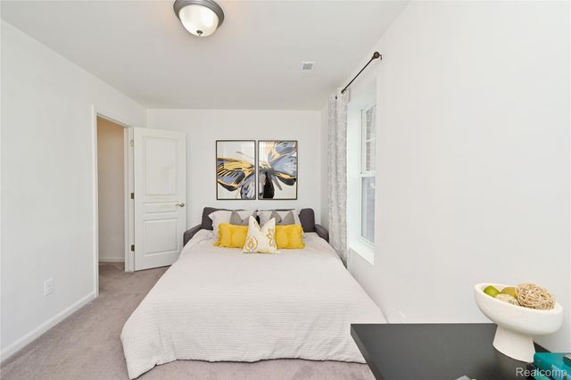 2817 Hartwick Drive, Rochester Hills, MI 48307