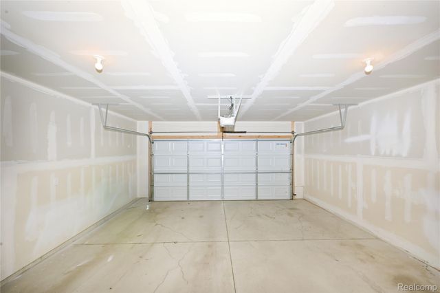 2817 Hartwick Drive, Rochester Hills, MI 48307