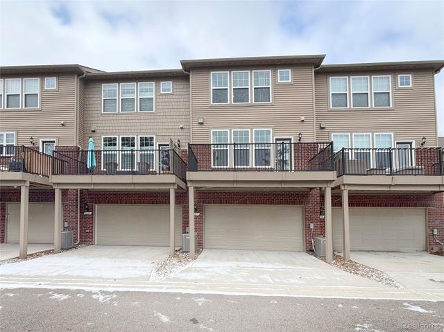 2817 Hartwick Drive, Rochester Hills, MI 48307