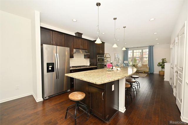 2817 Hartwick Drive, Rochester Hills, MI 48307