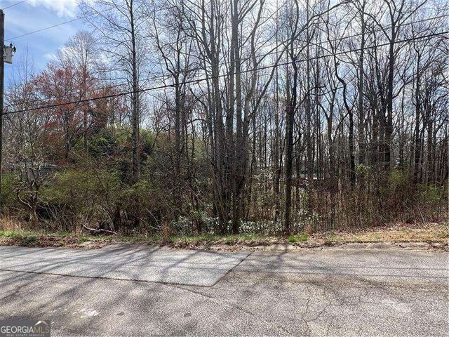 5825 N Bear Drive, Douglasville, GA 30135