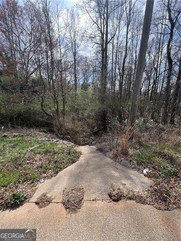 5825 N Bear Drive, Douglasville, GA 30135