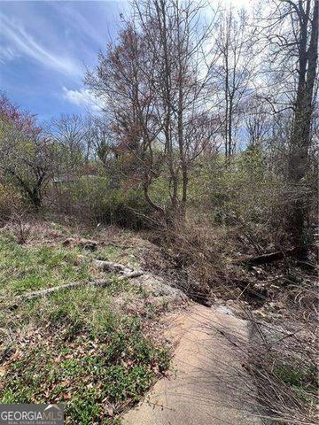 5825 N Bear Drive, Douglasville, GA 30135