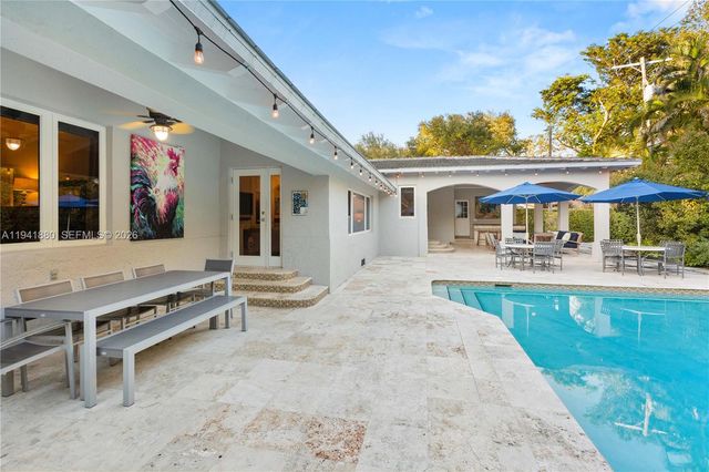 1901 Country Club Prado, Coral Gables, FL 33134