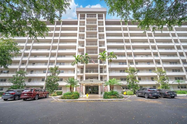 605 Oaks Drive 907, Pompano Beach, FL 33069
