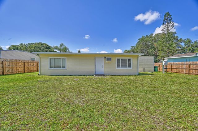 5204 Deanna Lane, Fort Pierce, FL 34946