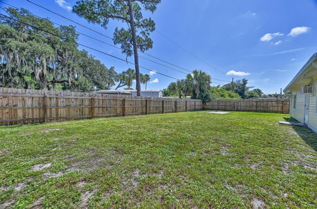 5204 Deanna Lane, Fort Pierce, FL 34946