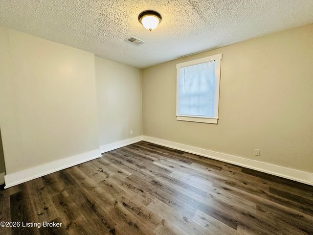 2300 W Madison St, Louisville, KY 40211