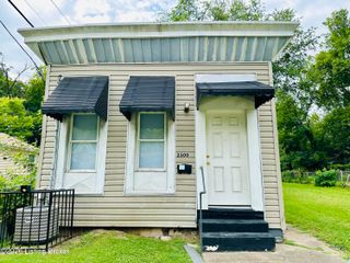 2300 W Madison St, Louisville, KY 40211