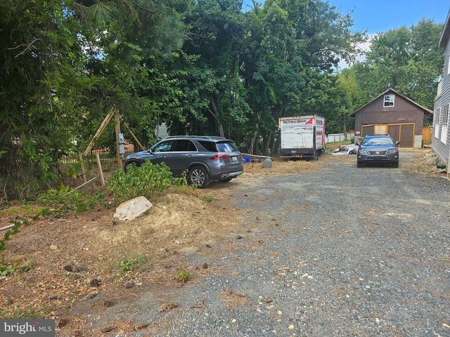 6336 LINCOLNIA RD, Alexandria, VA 22312