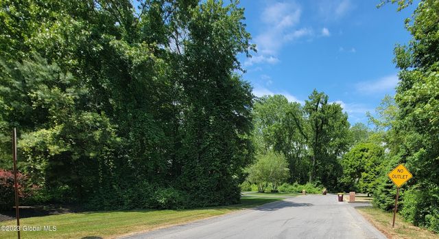 4 Towline Lane, Clifton Park, NY 12065