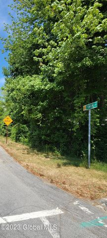 4 Towline Lane, Clifton Park, NY 12065