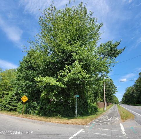 4 Towline Lane, Clifton Park, NY 12065