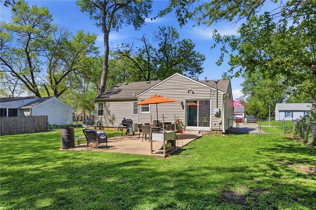 8233 Woodward Street, Overland Park, KS 66204