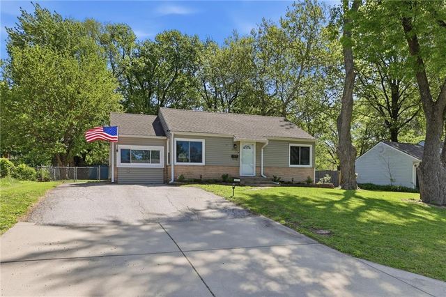 8233 Woodward Street, Overland Park, KS 66204