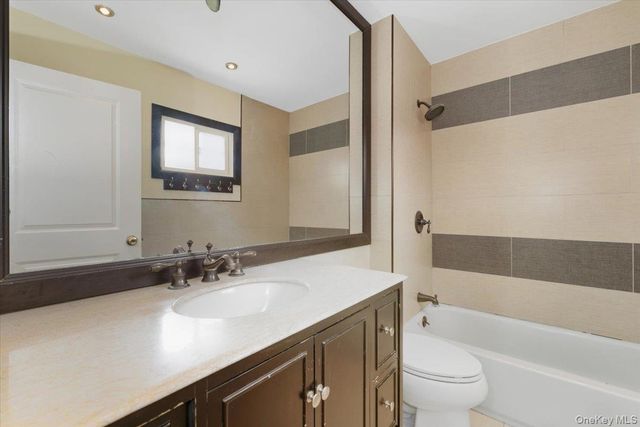 847 Oliver Avenue, North Woodmere, NY 11581