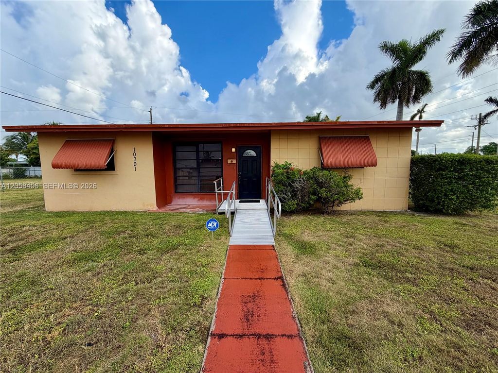 10701 SW 149th St, Miami, FL 33176