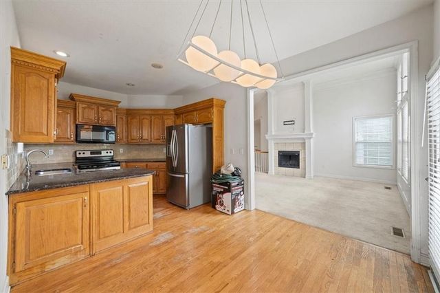 7633 W 148th Terrace, Overland Park, KS 66223