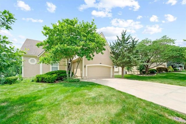 7633 W 148th Terrace, Overland Park, KS 66223