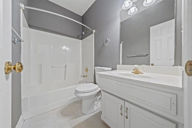 7633 W 148th Terrace, Overland Park, KS 66223