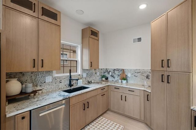 7633 W 148th Terrace, Overland Park, KS 66223