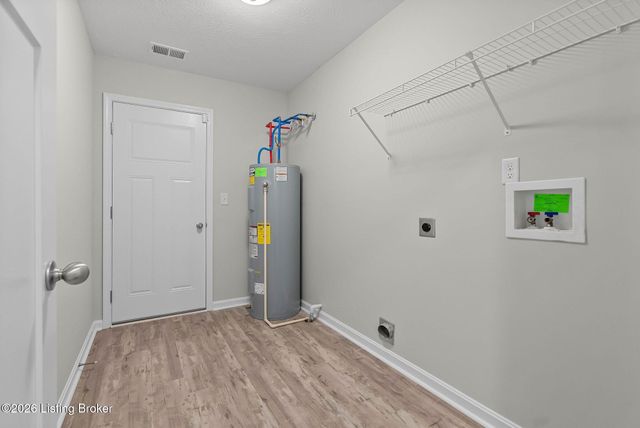 510 Eagle Pointe Dr, Louisville, KY 40214