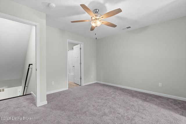 510 Eagle Pointe Dr, Louisville, KY 40214