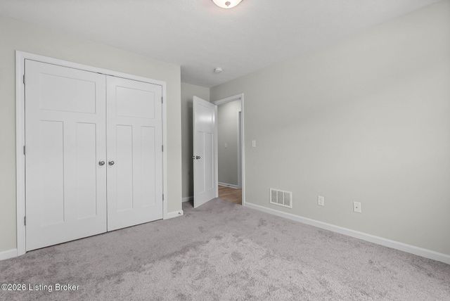 510 Eagle Pointe Dr, Louisville, KY 40214