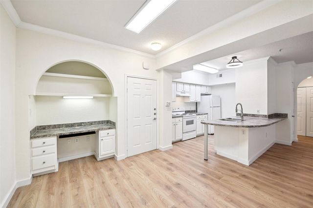 911 N ORANGE AVENUE 101, Orlando, FL 32801