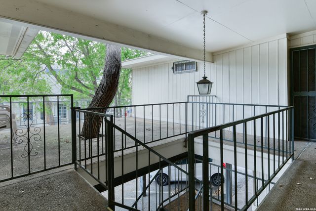 215 W Mistletoe, San Antonio, TX 78212