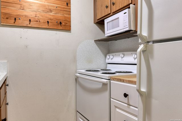 215 W Mistletoe, San Antonio, TX 78212