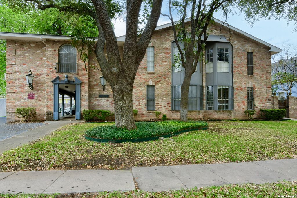 215 W Mistletoe, San Antonio, TX 78212