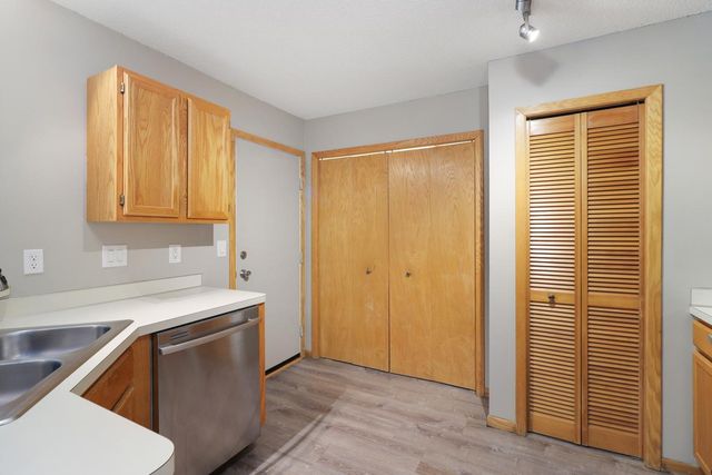 2230 Ranchview Lane N 96, Plymouth, MN 55447