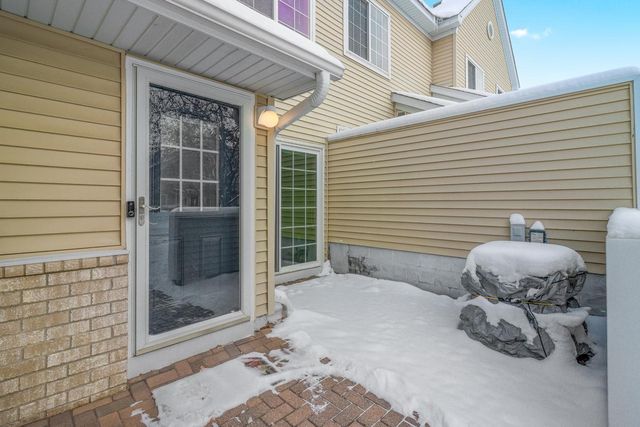 2230 Ranchview Lane N 96, Plymouth, MN 55447