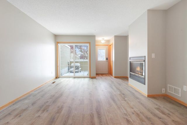 2230 Ranchview Lane N 96, Plymouth, MN 55447