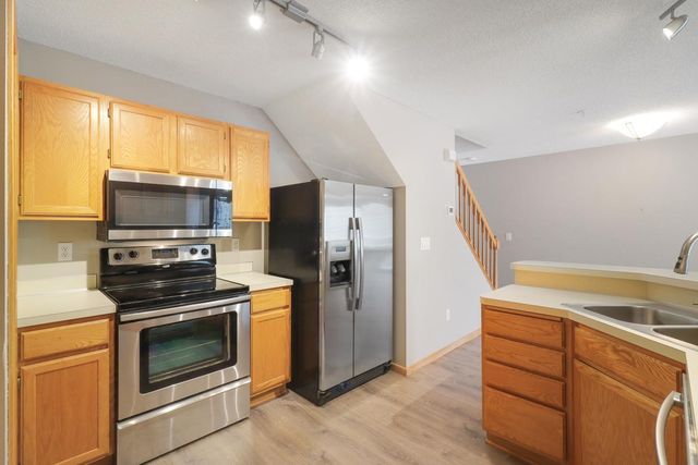 2230 Ranchview Lane N 96, Plymouth, MN 55447