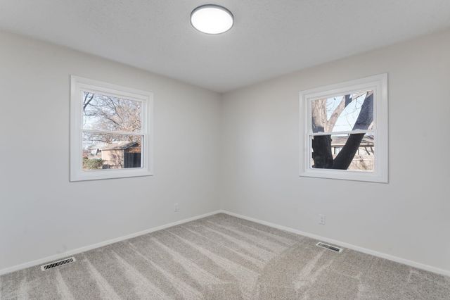 1410 Meeker Ct, Rose Hill, KS 67133