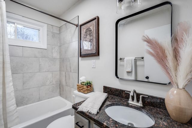 1410 Meeker Ct, Rose Hill, KS 67133