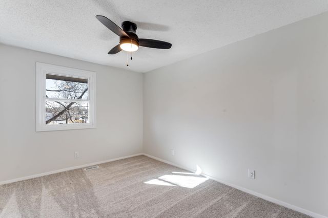 1410 Meeker Ct, Rose Hill, KS 67133