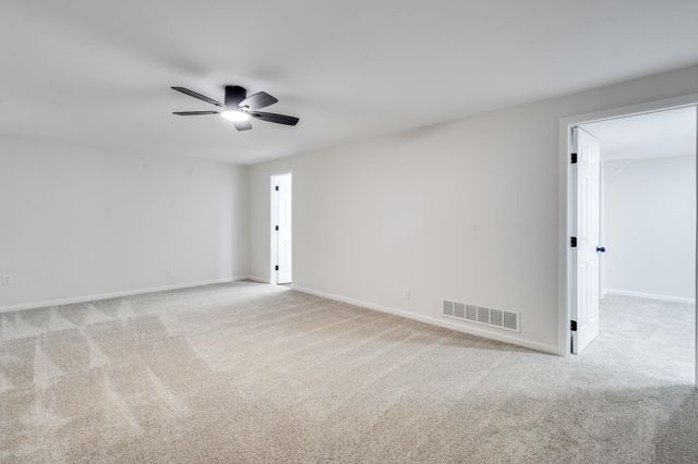 1410 Meeker Ct, Rose Hill, KS 67133