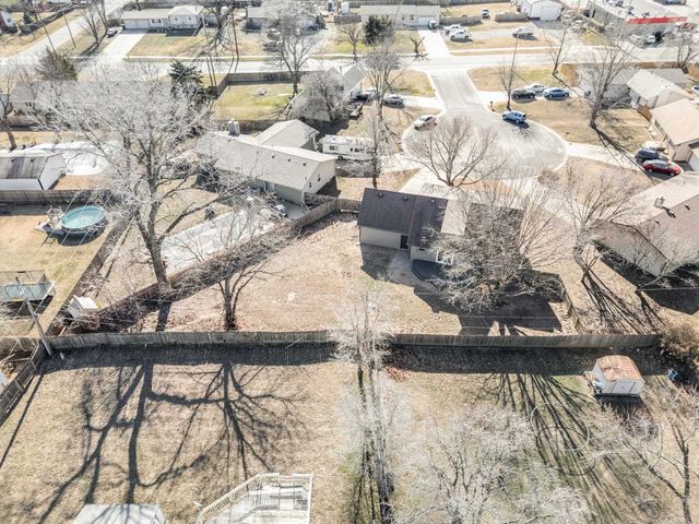 1410 Meeker Ct, Rose Hill, KS 67133