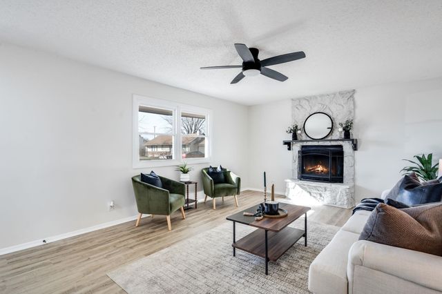 1410 Meeker Ct, Rose Hill, KS 67133