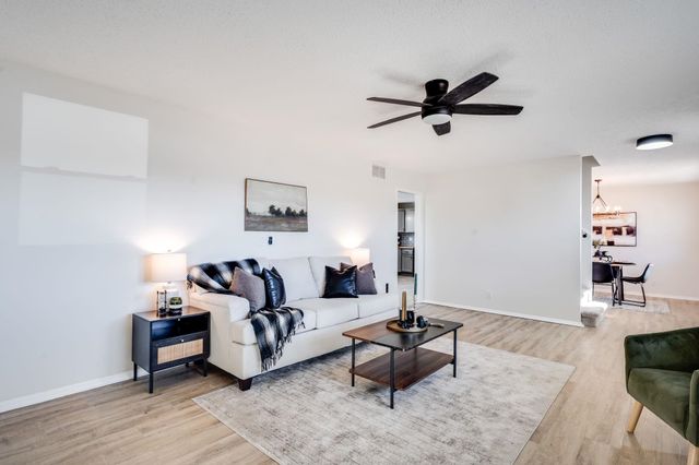 1410 Meeker Ct, Rose Hill, KS 67133