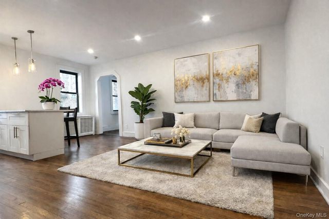 4810 Boston Post Road 4E, Pelham, NY 10803