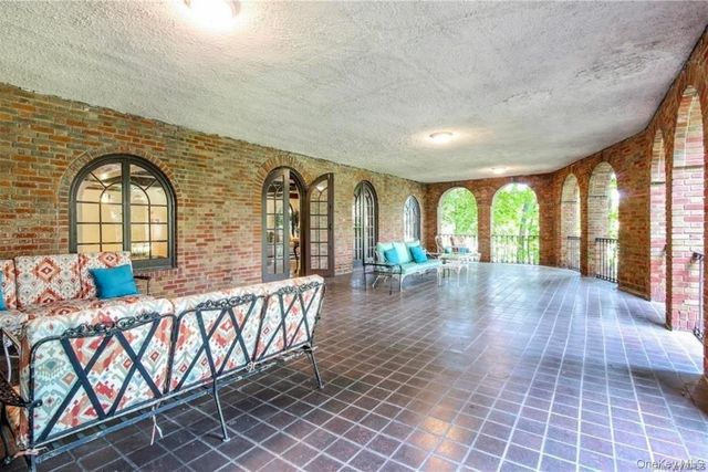 4810 Boston Post Road 4E, Pelham, NY 10803