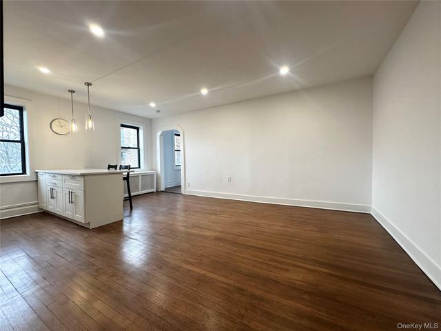 4810 Boston Post Road 4E, Pelham, NY 10803