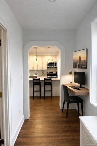 4810 Boston Post Road 4E, Pelham, NY 10803