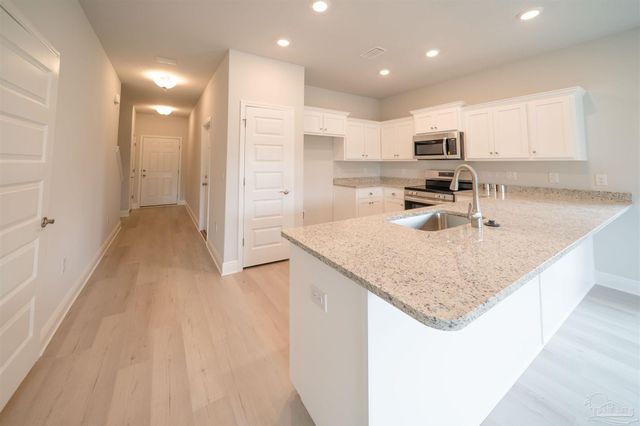 5530 Lexlee Blvd 8A, Pensacola, FL 32526