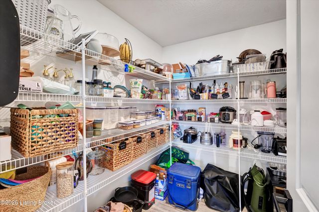 1018 Stratton Way, Shelbyville, KY 40065