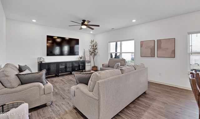 1018 Stratton Way, Shelbyville, KY 40065